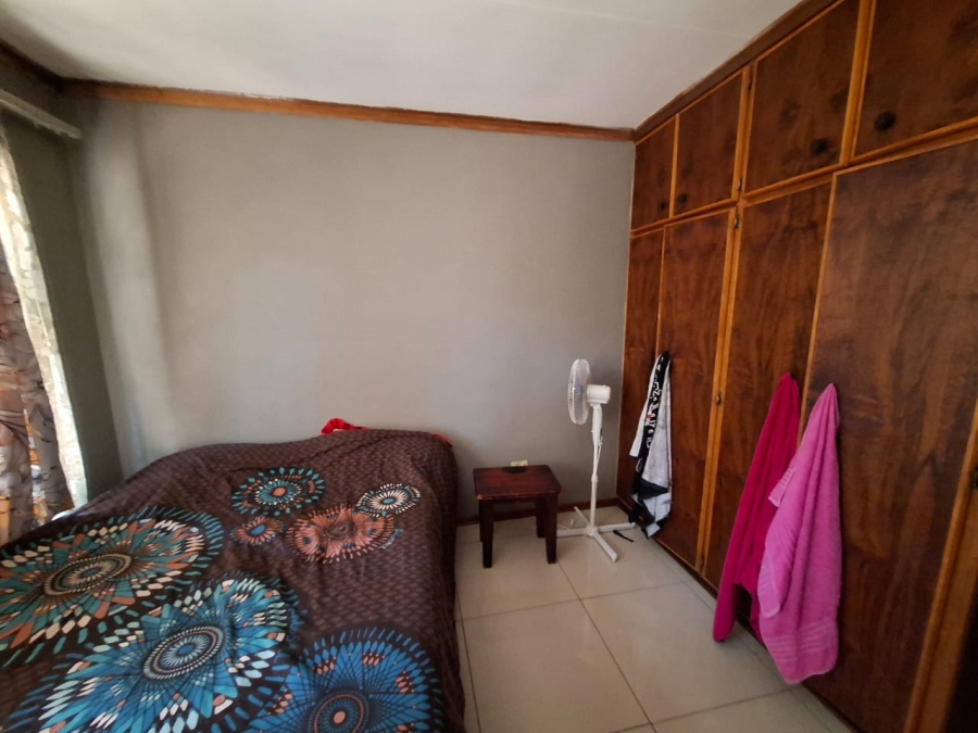 6 Bedroom Property for Sale in Lourierpark Free State